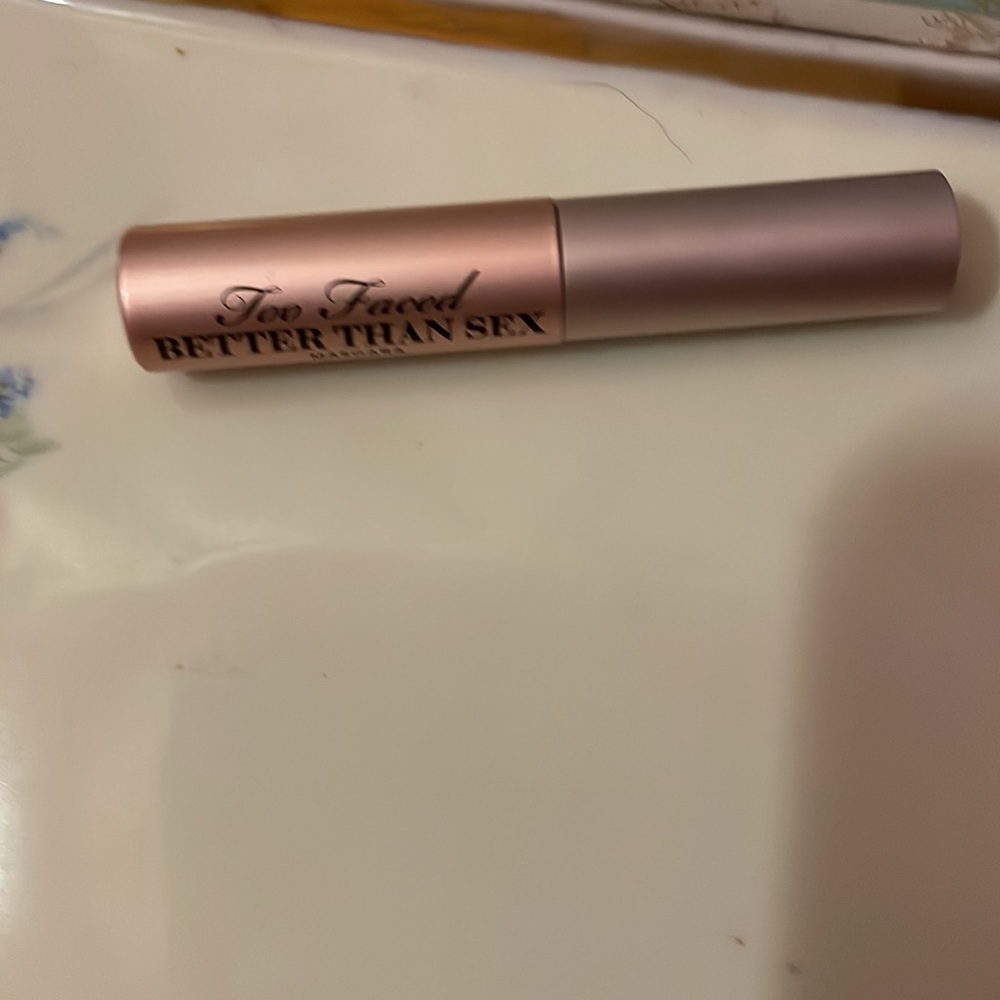 Too Faced Christmas 🎄 In The City Limited Edition Makeup 💄 Collection.NIB.FIRM - Picture 11 of 16